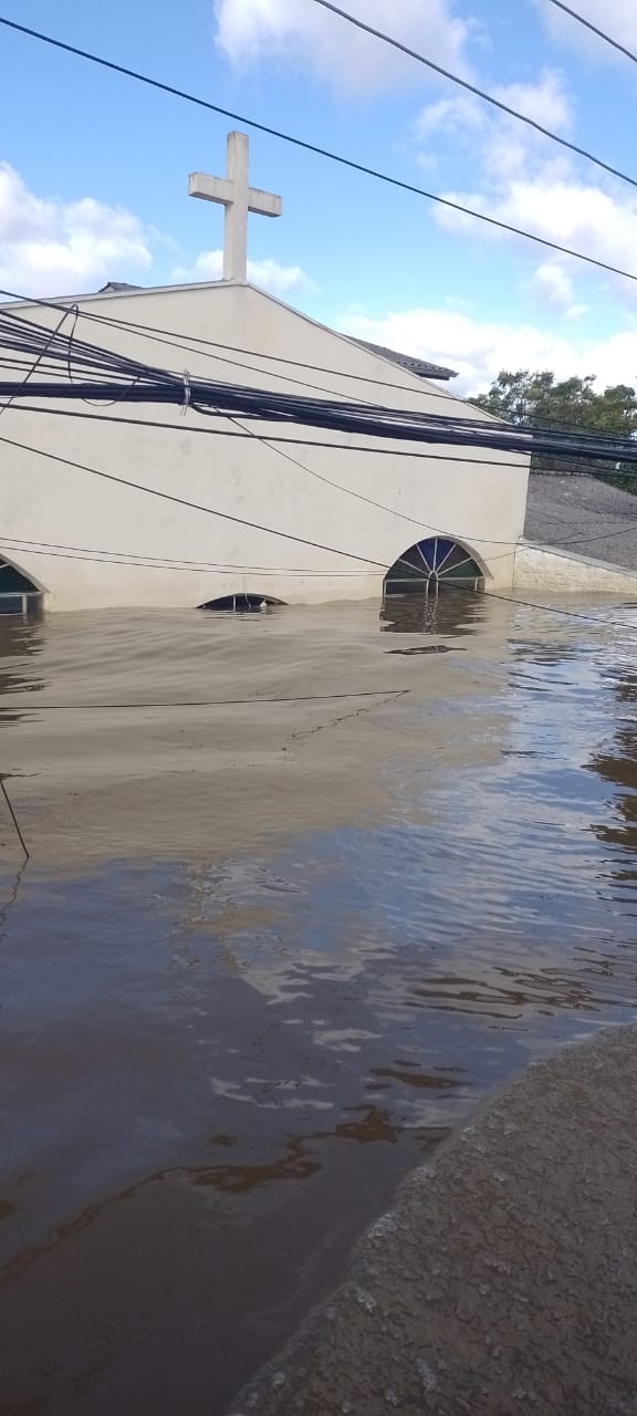 Mídia destaca trabalho de limpeza na paróquia Santa Catarina